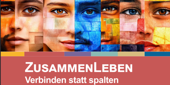 Breites Banner in warmen Farbverläufen von Orange, Rot und Violett. Im unteren Bereich steht in großer, weißer Schrift „ZusammenLeben“, darunter etwas kleiner der Slogan „Verbinden statt spalten“.